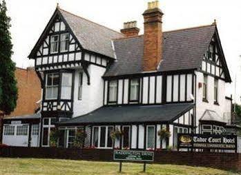 The Tudor Court Hotel Solihull Exterior foto